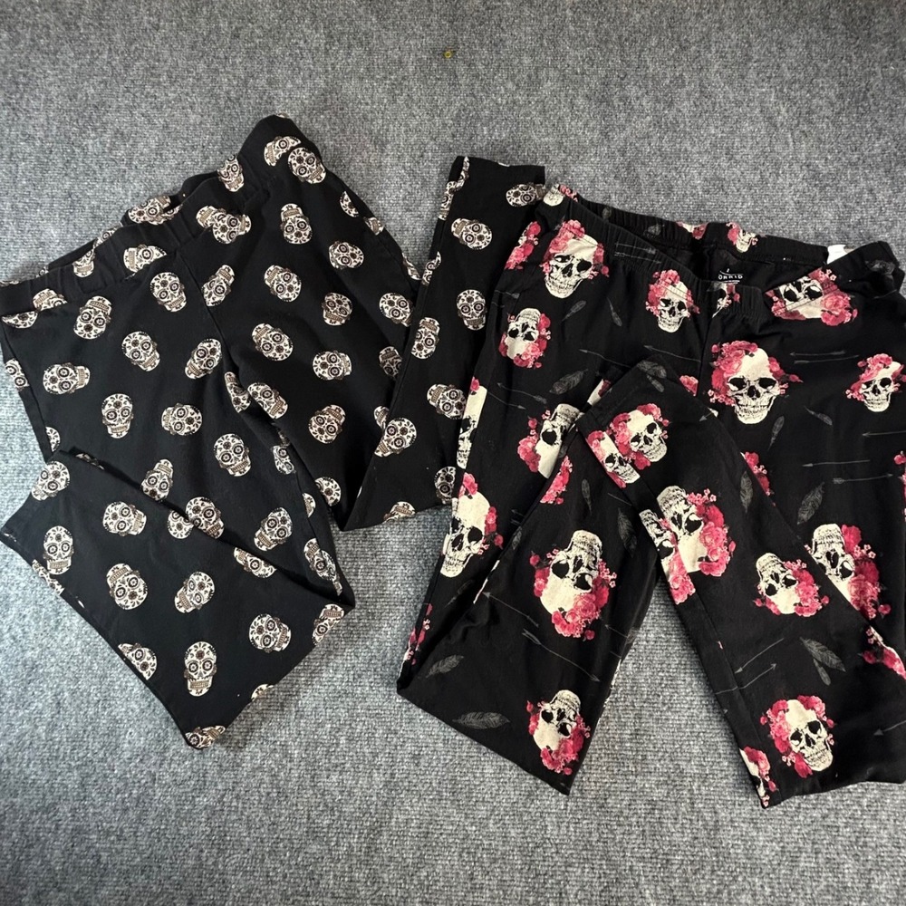 Torrid Lot of 2 Goth Skull Leggings Plus Size 2 Floral Rose Sugar Skull Black